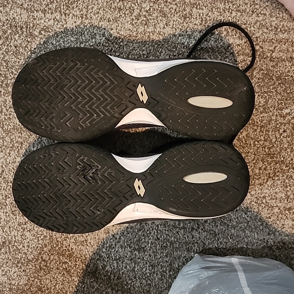 Shoes - Picture 4 of 4